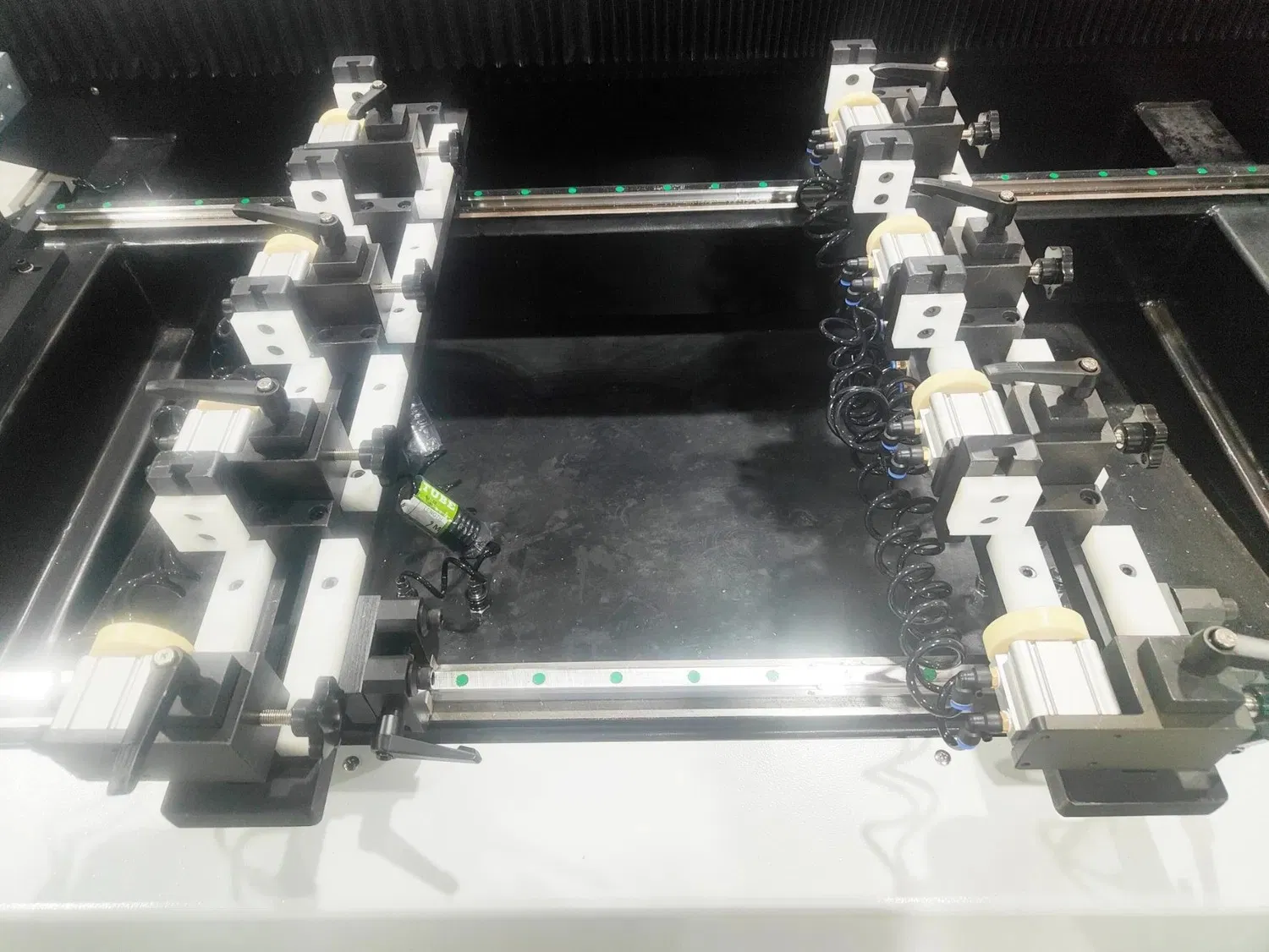 High Precision 5-Axis Simultaneous CNC Horizontal Machining Center