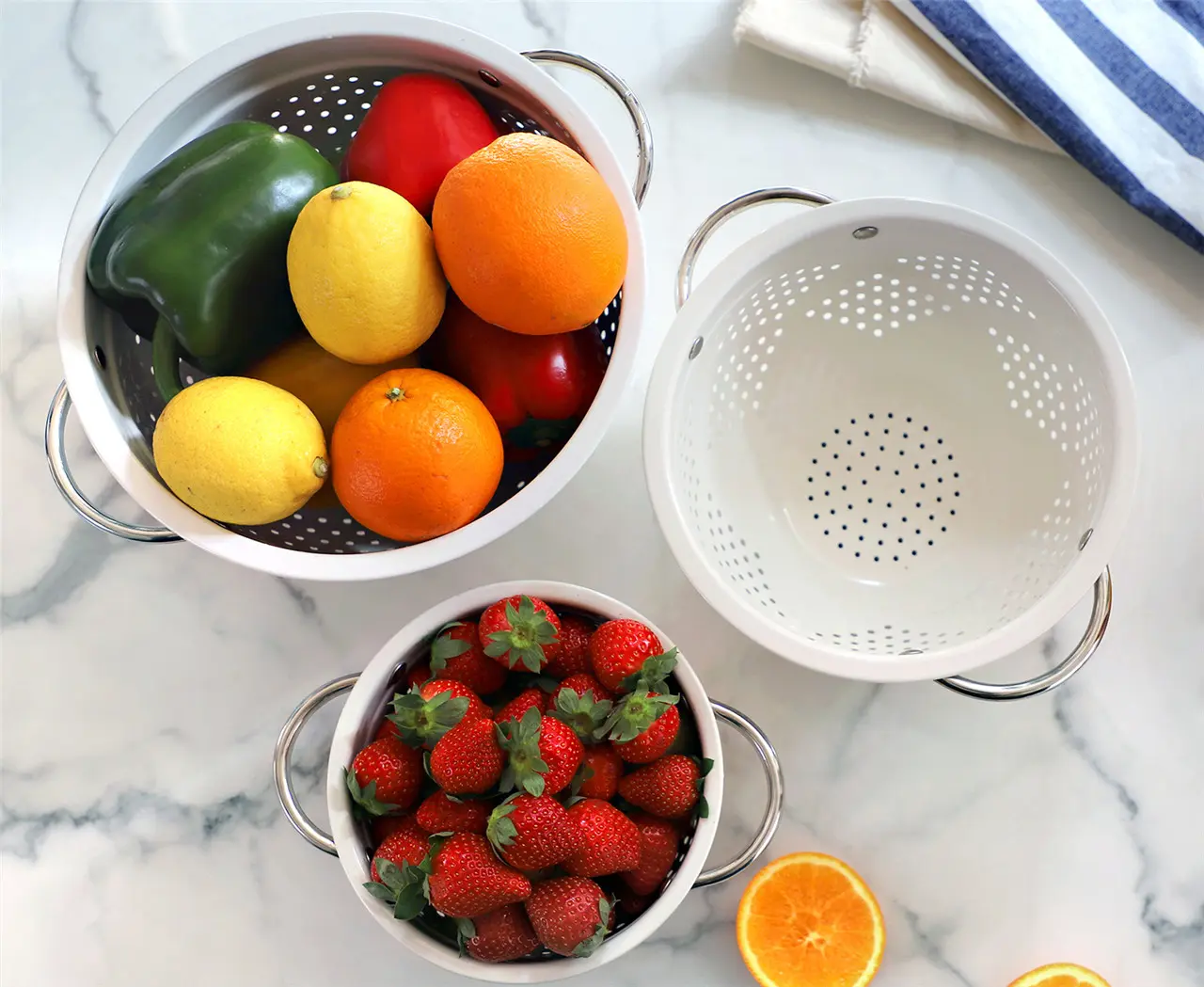 Kitchen colander detail 03