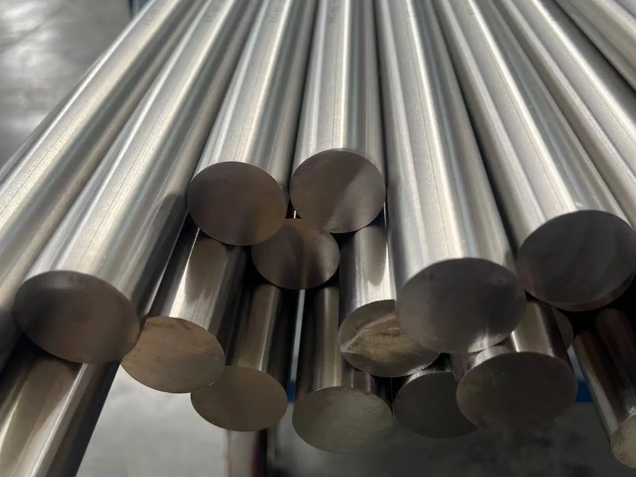 China GR12 titanium bar rod corrosion-resistant and high-strength Manufacturers, Supplier