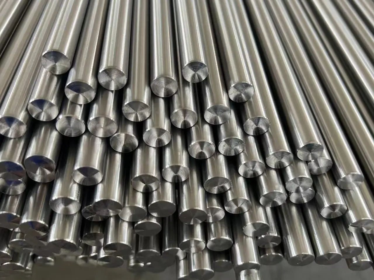 Custom Acid-resistant pure titanium rods for industrial GR1,GR2,GR3,GR4 Manufacturer, Factories