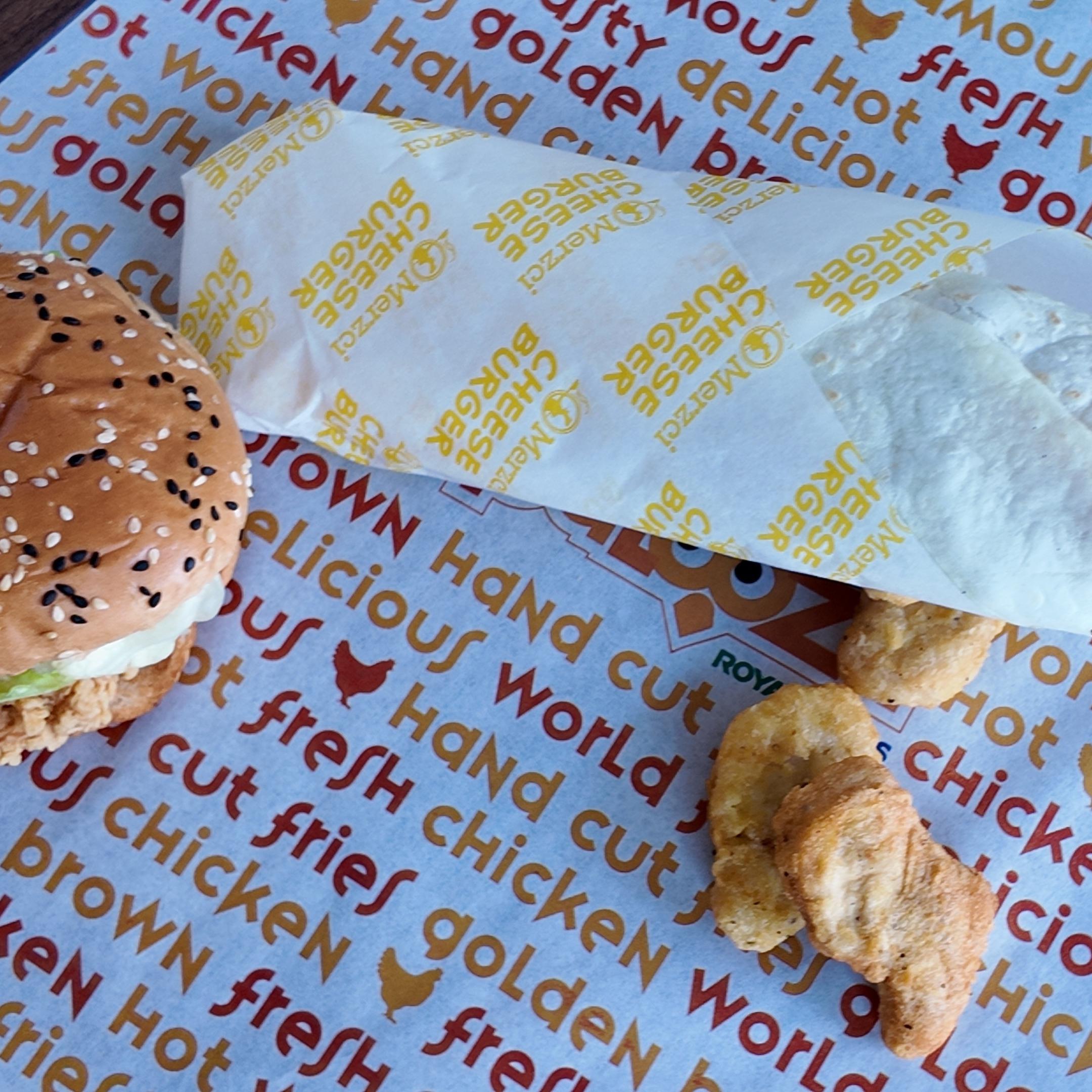 Custom-Made Recyclable Greaseproof PE Coated Virgin Specialty Paper Printed Layers Baking Bread Tray Mat Hamburger Sandwich