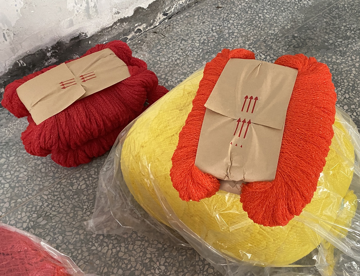 Manufacturing Elastic PE Tubular Netting Small Mesh Packing Fruits Vegetables Orange Lemon Avocado Mesh Bag Roll