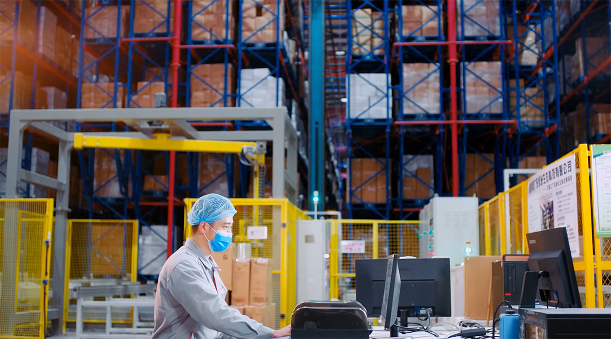 Intelligent warehouse