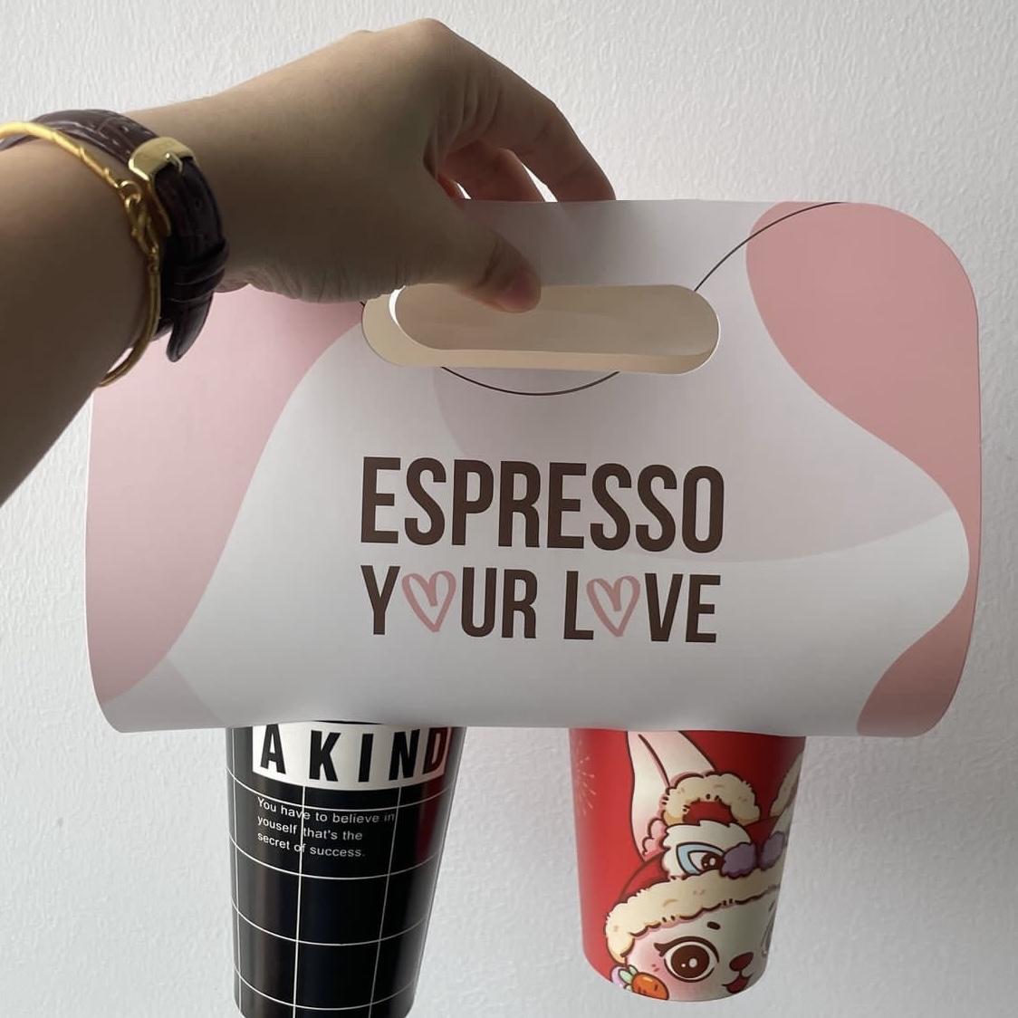 Custom Printed Disposable 2 Cup Carrier Take Away To Go Kraft White Cardboard Milk Tea Coffee Paper Cafe Cup Holders