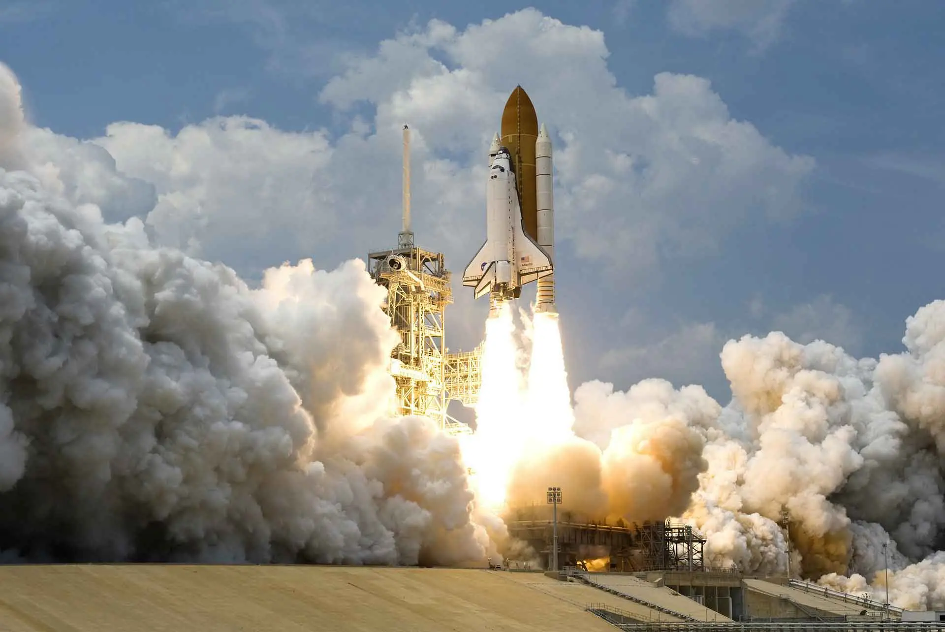 Laser cladding technology for aerospace and military industry components