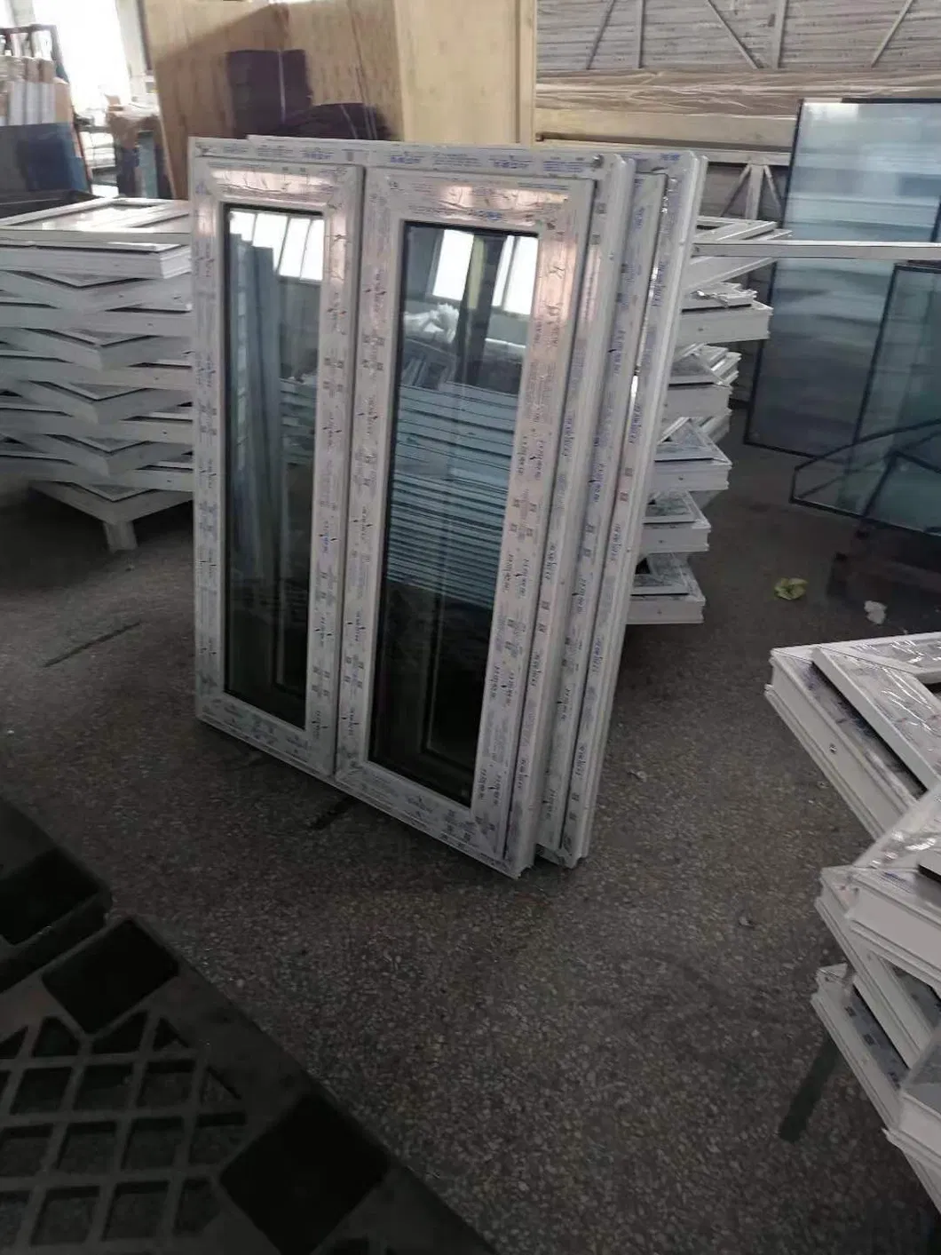 Janelas e portas de vidro duplo com awning silencioso personalizado em PVC/UPVC para casa