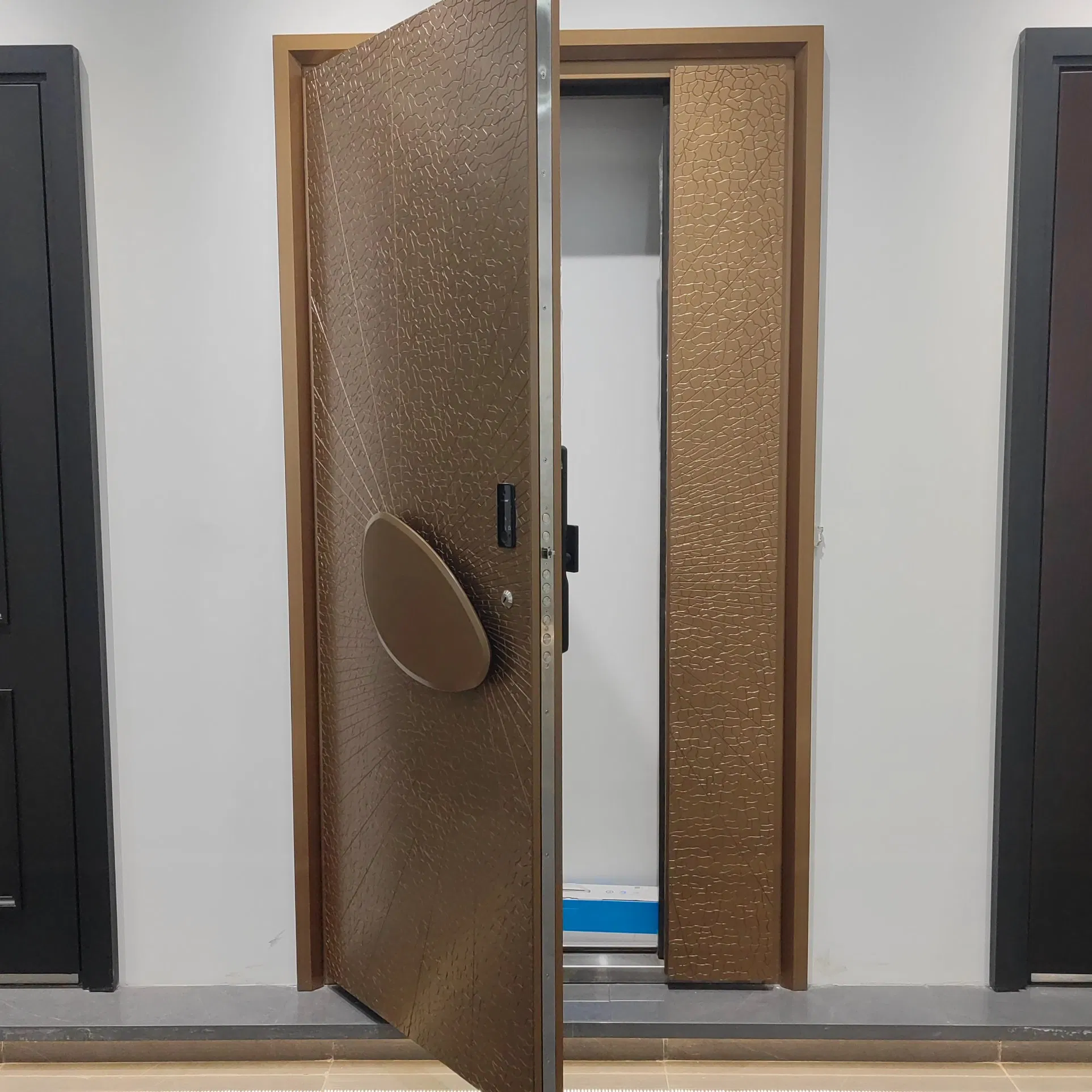 Porta de entrada de metal personalizada com segurança, porta exterior em alumínio, WPC, ferro forjado, porta de casa turca em PVC, porta de aço com ferragens