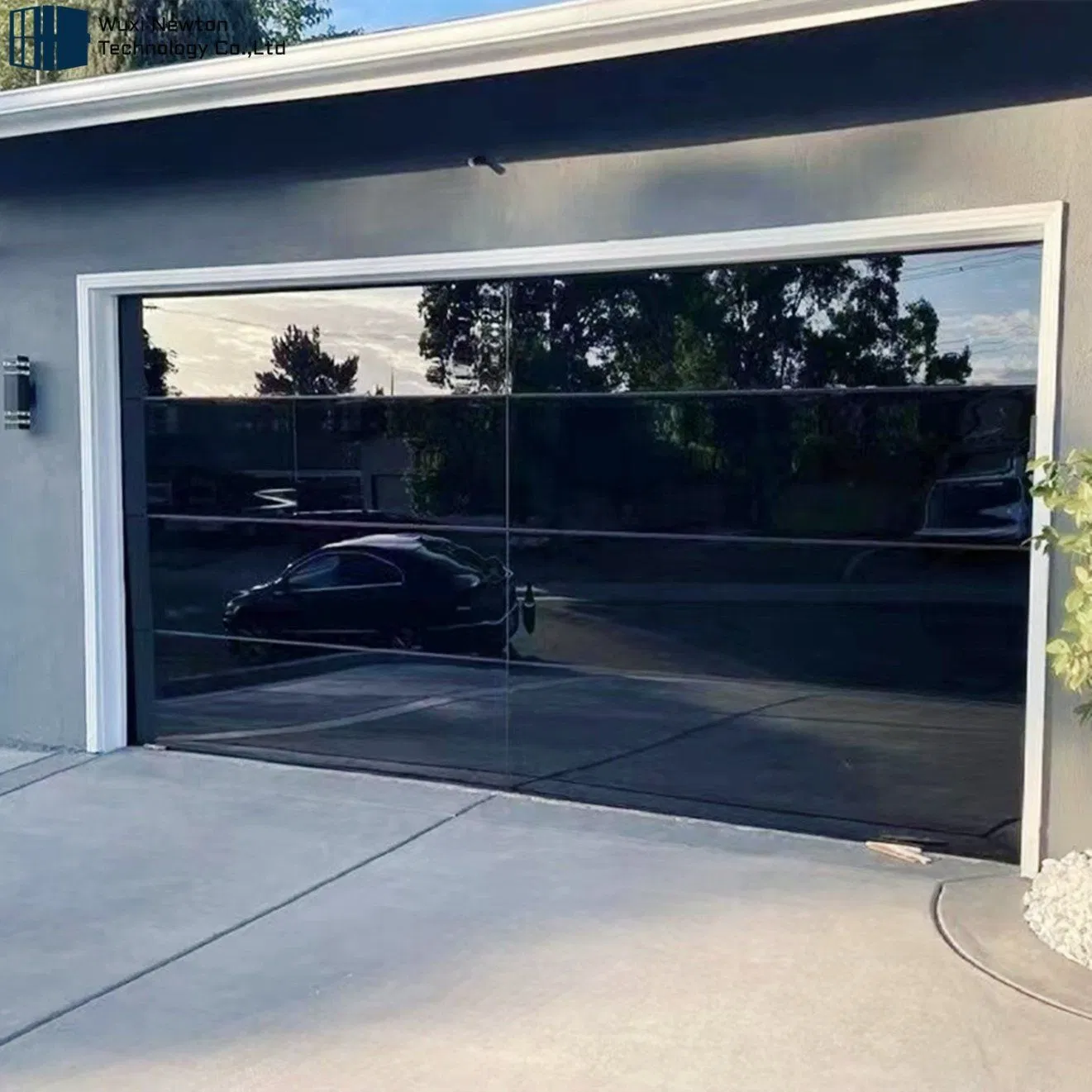 China Fabrica Nova Porta de Garagem Transparente em Policarbonato Preto e Alumínio Moderno