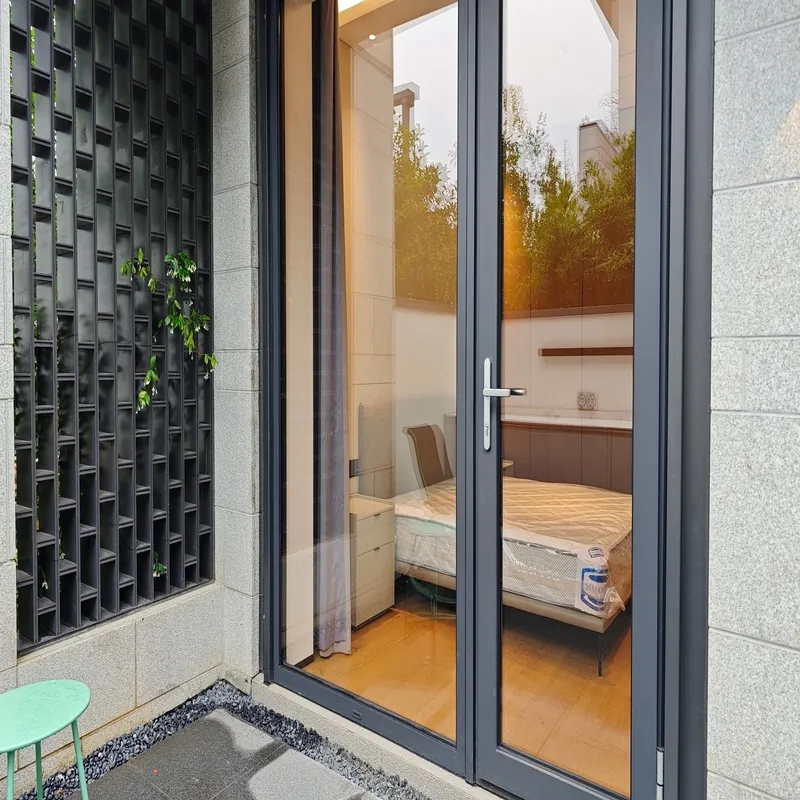 Detalhe porta curvo 2
