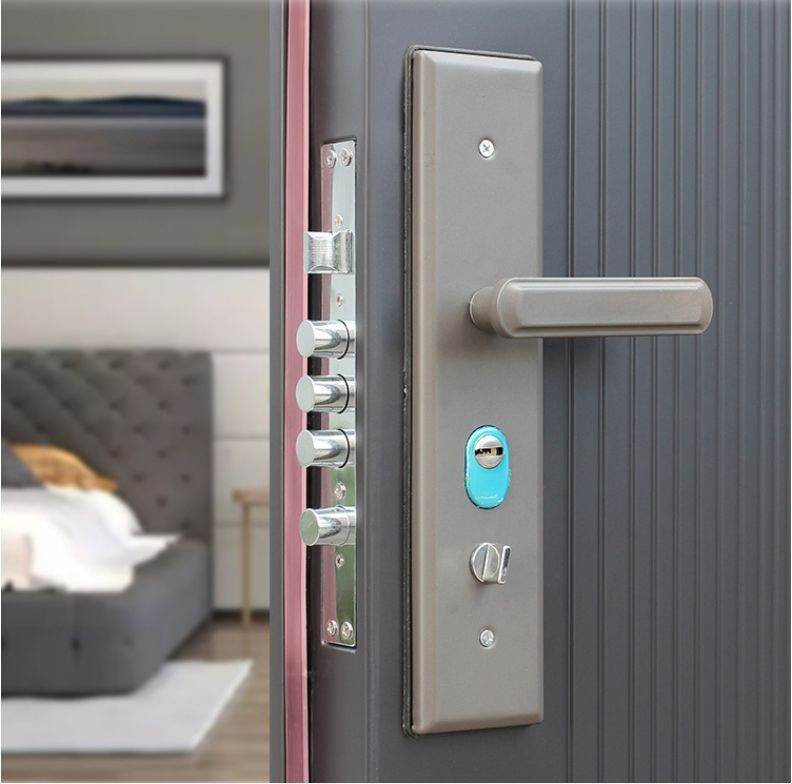 Porta de Segurança em Aço Isolada Termicamente com Sistema de Fechadura de Múltiplos Pontos Antiburglar para Apartamento Residencial