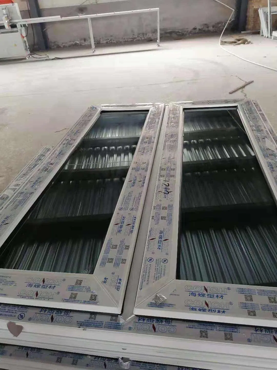 Janelas e portas de vidro duplo com awning silencioso personalizado em PVC/UPVC para casa