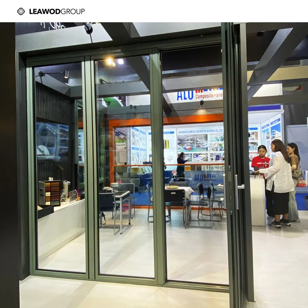Porta de Correr de Alumínio Metálico de Vidro Personalizada, Porta de Dobramento Bi-Fold para Vila, Hotel, Varanda, Pátio, Entrada de Quintal