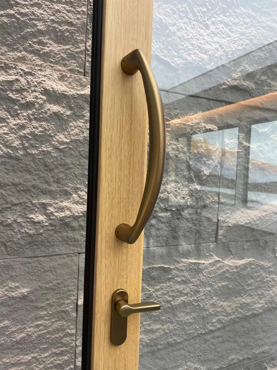 Detalhe madeira alumínio