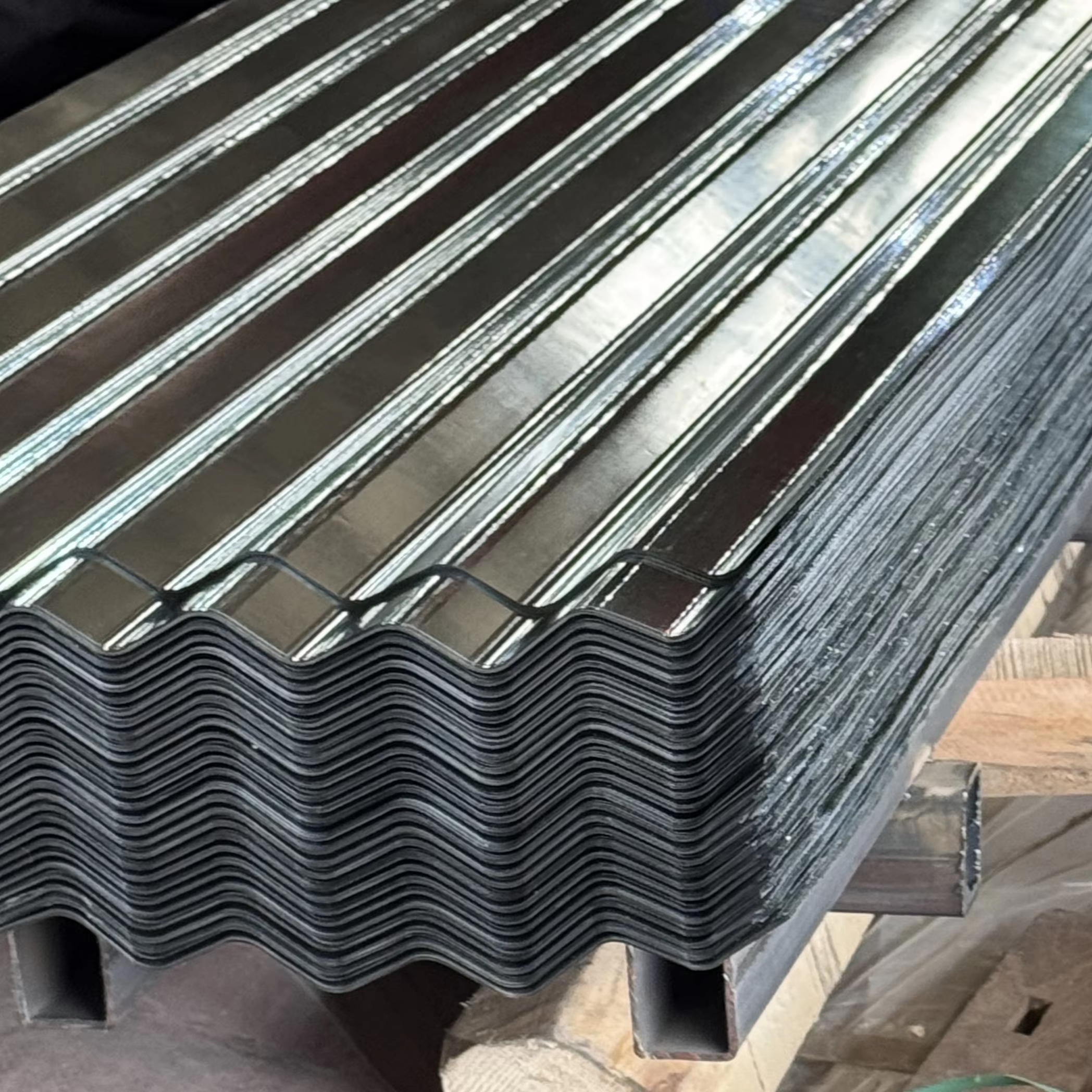 Hot Dipped Prepainted Corrugated Sheet Metal Color Coated Roofing Sheet With Bending Cutting Welding Services BIS Certified