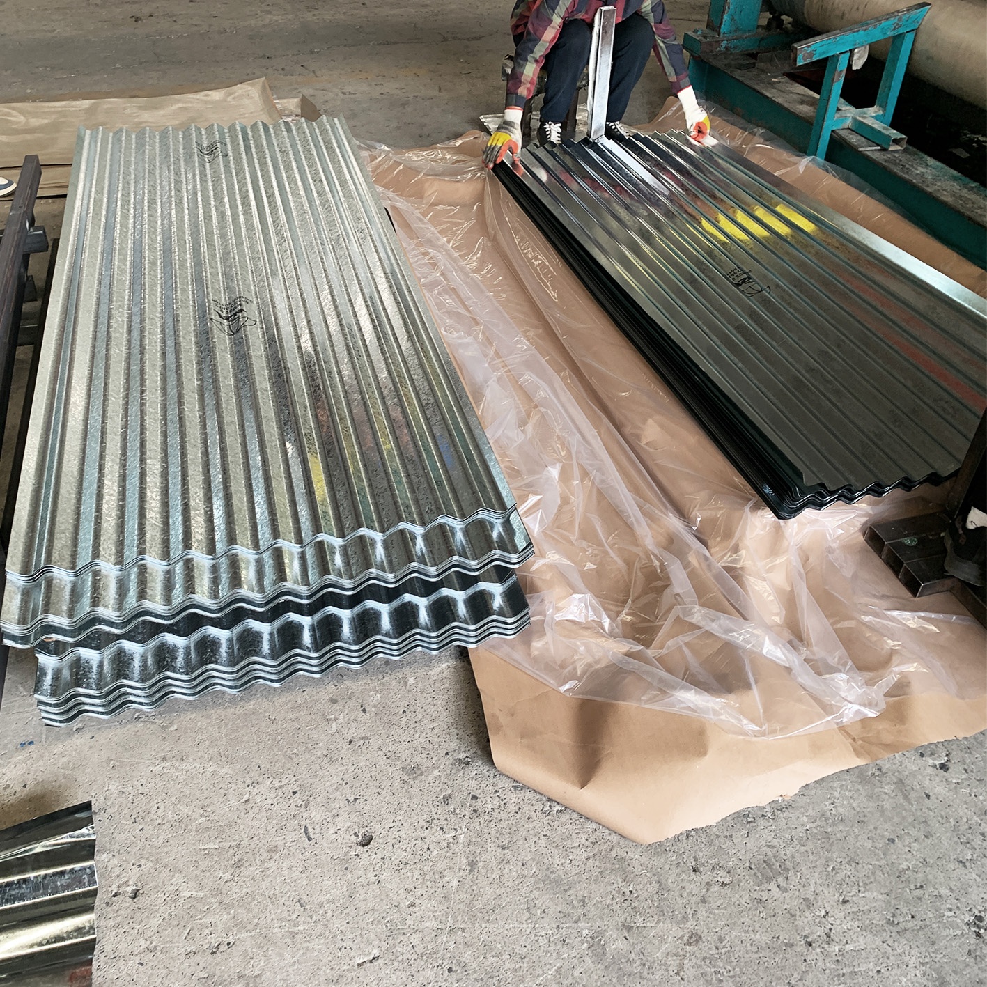 0.4mm Galvanized Corrugated Sheet Corrugated Steel Sheet Metal Roofing Sheets