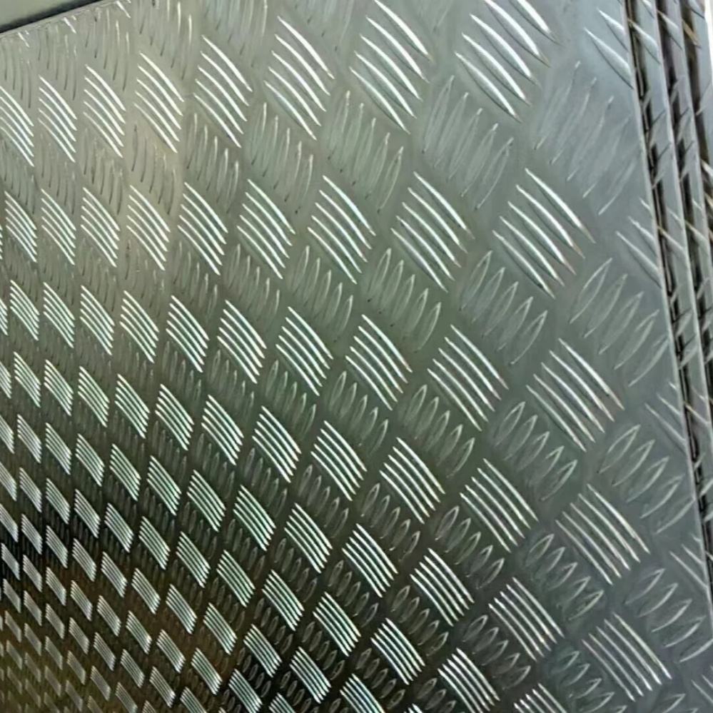 Custom Size Shape 4x8 2.5mm Thickness Anti-slip Aluminium Checker Plate 1001/1100/1005/3003/5052/5083/7075 Embossed Steel Sheet