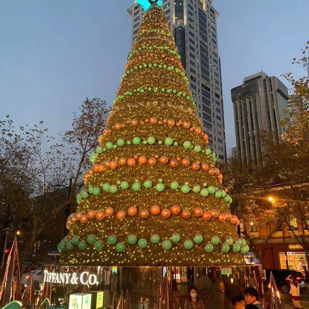 Large Christmas Tree Creative Outdoor Decoration