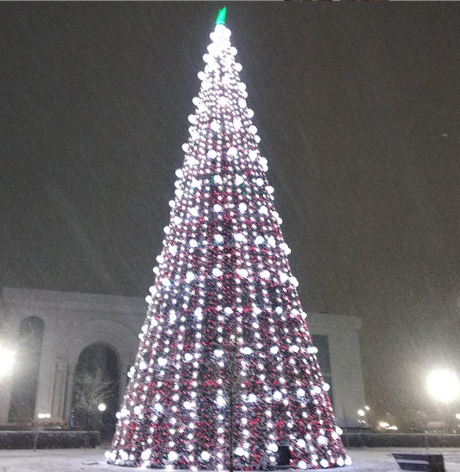 Customized Commercial Large Outdoor Giant Christmas Tree Lighting Color-Changing Commercial Decorating