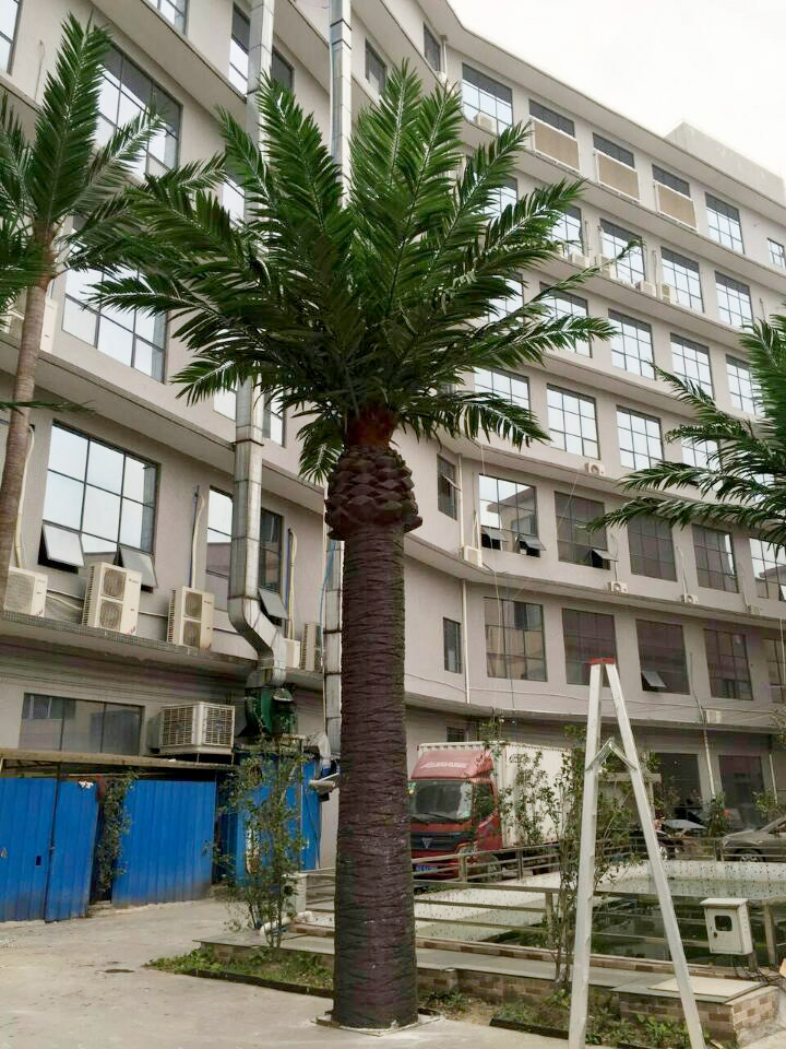 Popular Large-Scale Decorative Artificial Plant Palm Tree Garden Outdoor Engineering Decoration