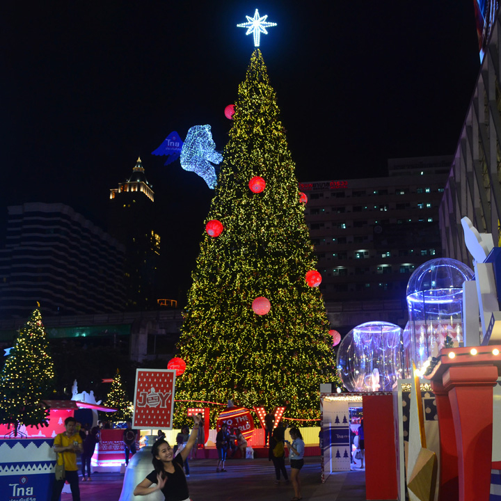 Outdoor Large Musical Dancing Felt Viator Lights Show Candle Holder Xmas Tree with Plug Light