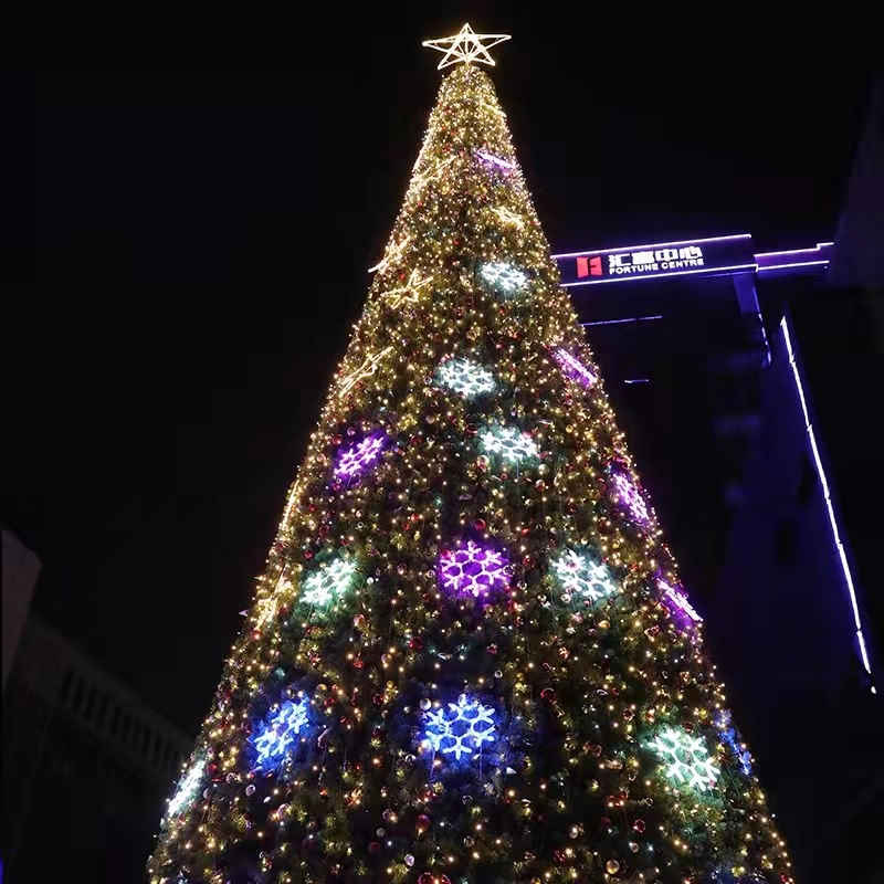 Large Christmas Tree Creative Outdoor Decoration