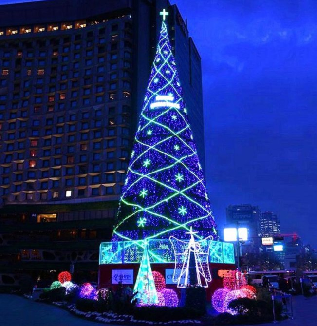 Customized Commercial Large Outdoor Giant Christmas Tree Lighting Color-Changing Commercial Decorating