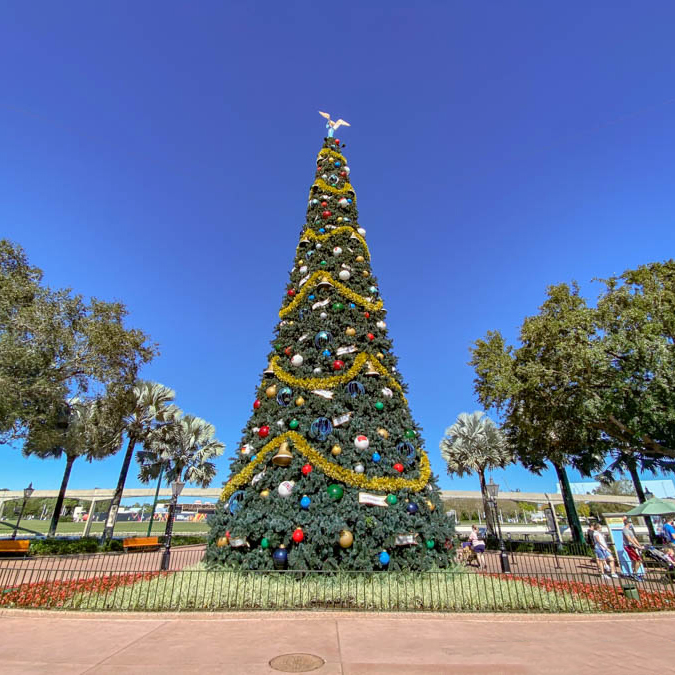 Outdoor Large Musical Dancing Felt Viator Lights Show Candle Holder Xmas Tree with Plug Light