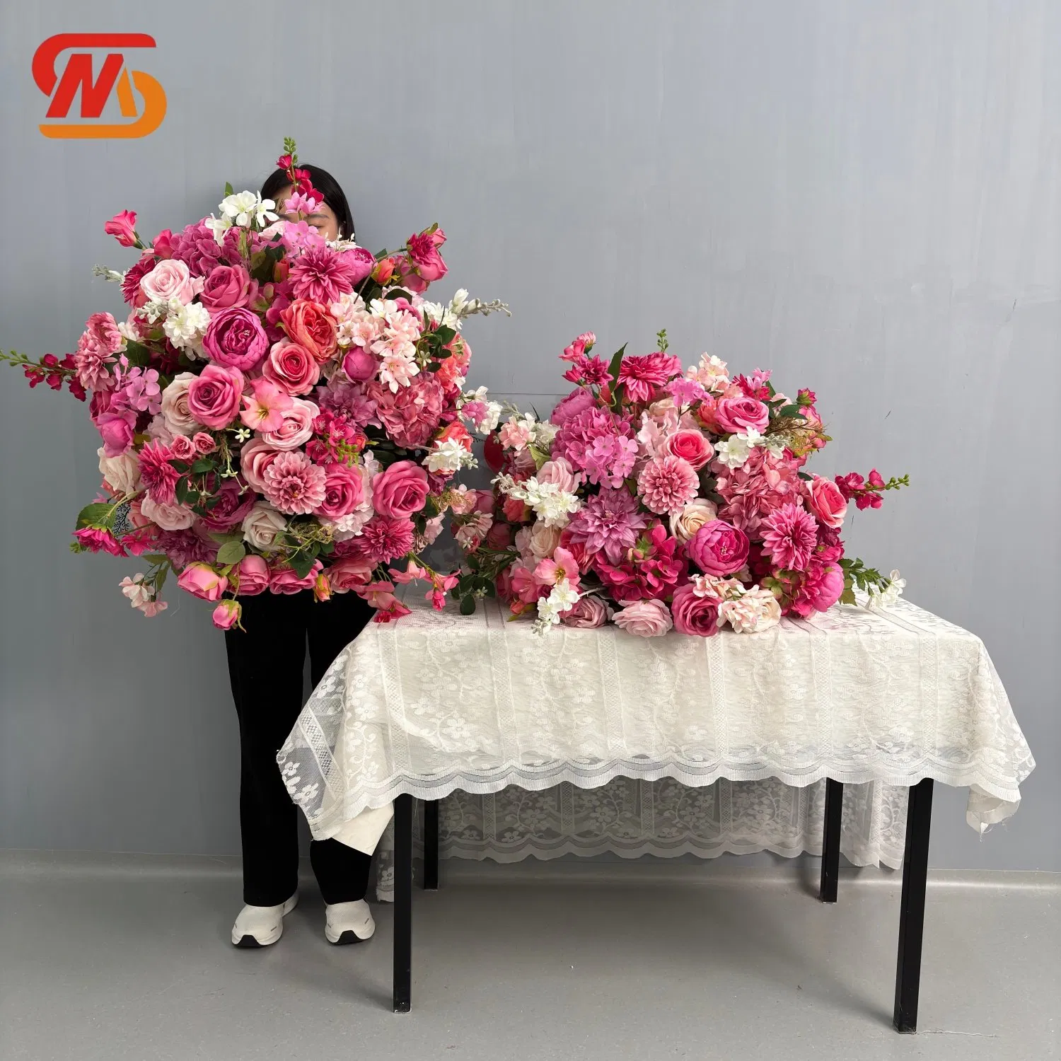 Smooth Customized Silk Rose Pink Flower Balls Artificial Flowers Wedding Centerpiece Floral Arrangement