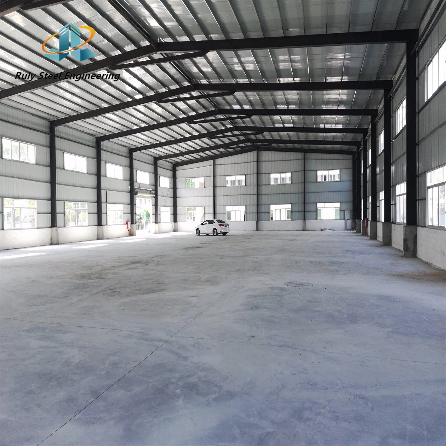 Spacious and Sturdy Retail Space Steel Structure Shopping Center