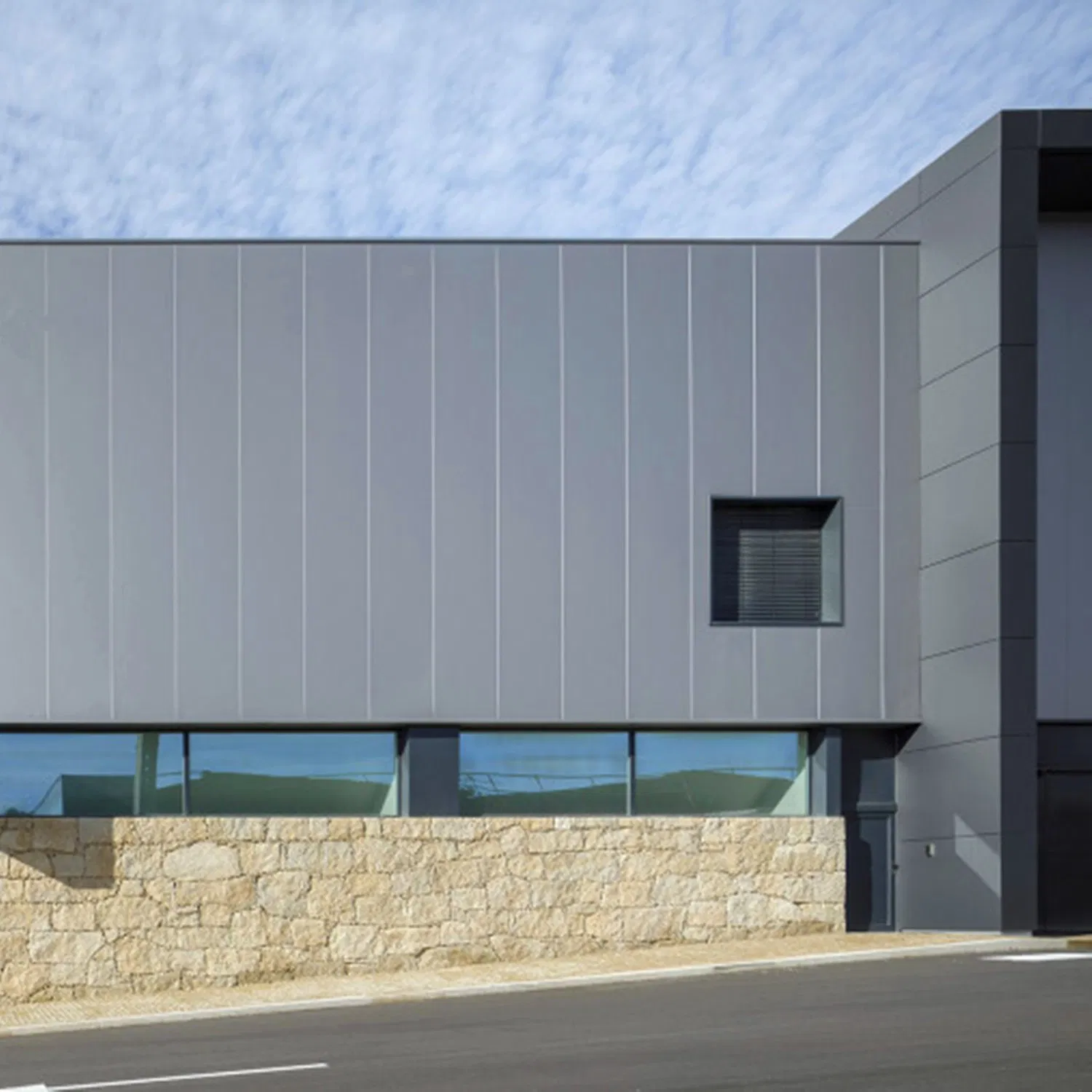 Multi-Span Prefab Steel Structure Manufacturing Plant with Electronic Device