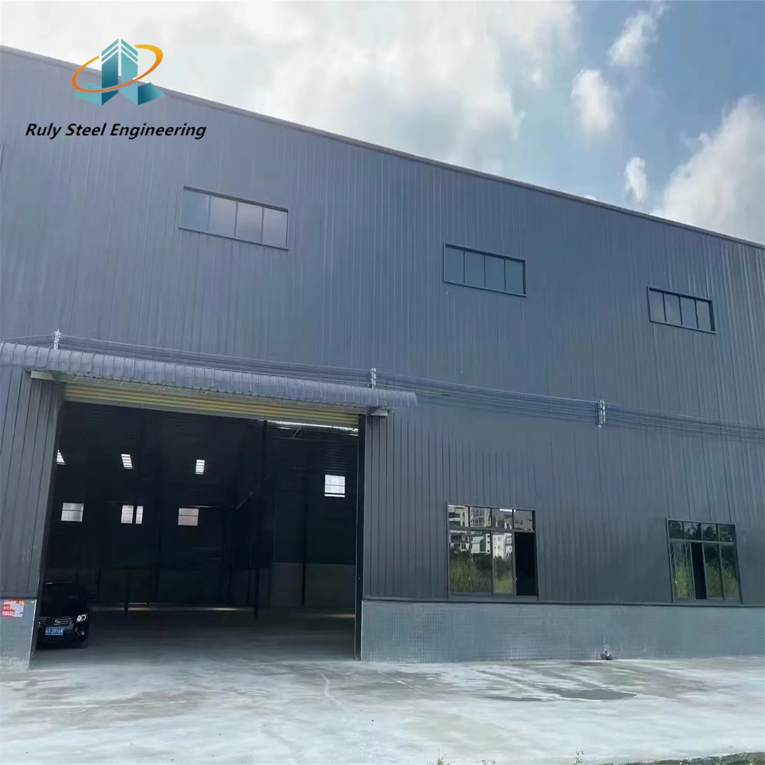 Spacious and Sturdy Retail Space Steel Structure Shopping Center