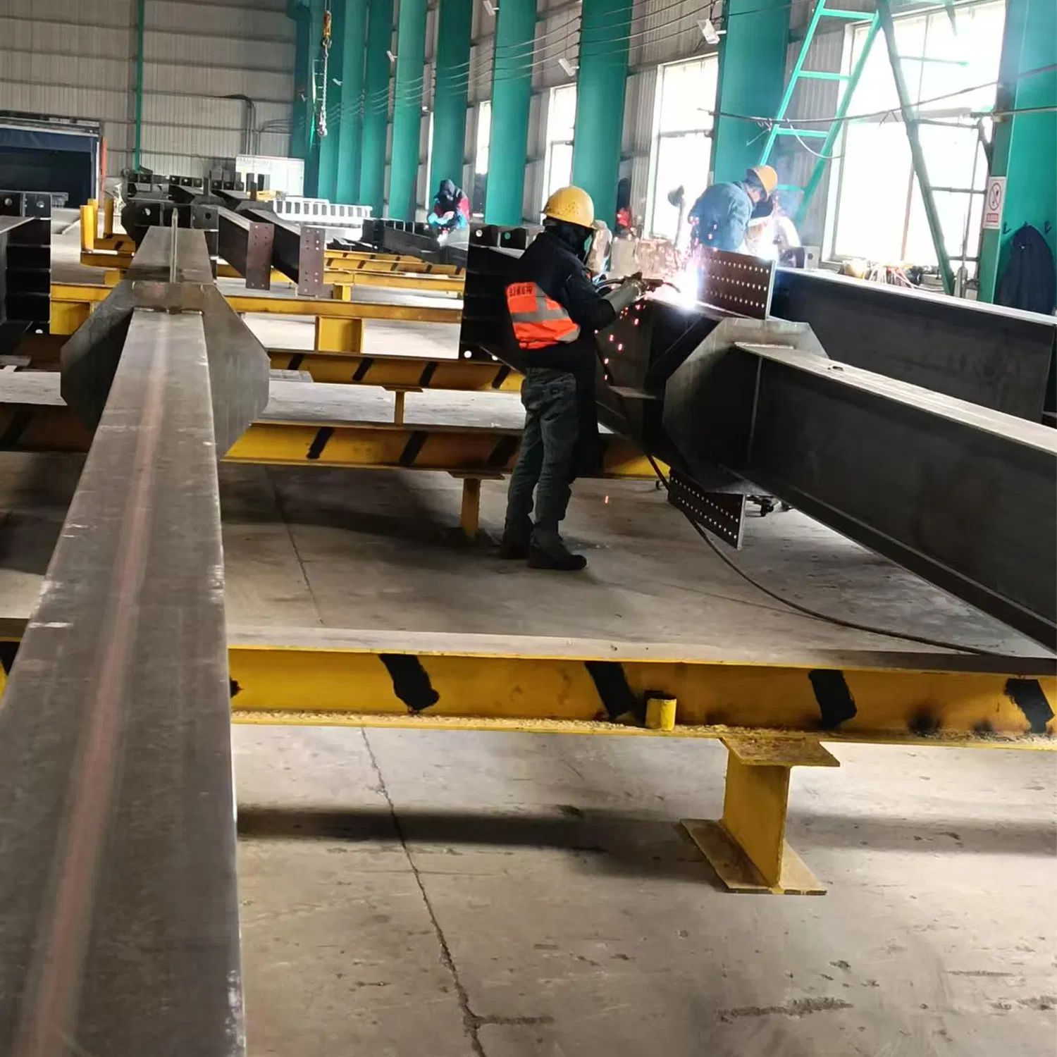 Heavy-Duty Steel Columns &amp; Beams for Industrial Plants