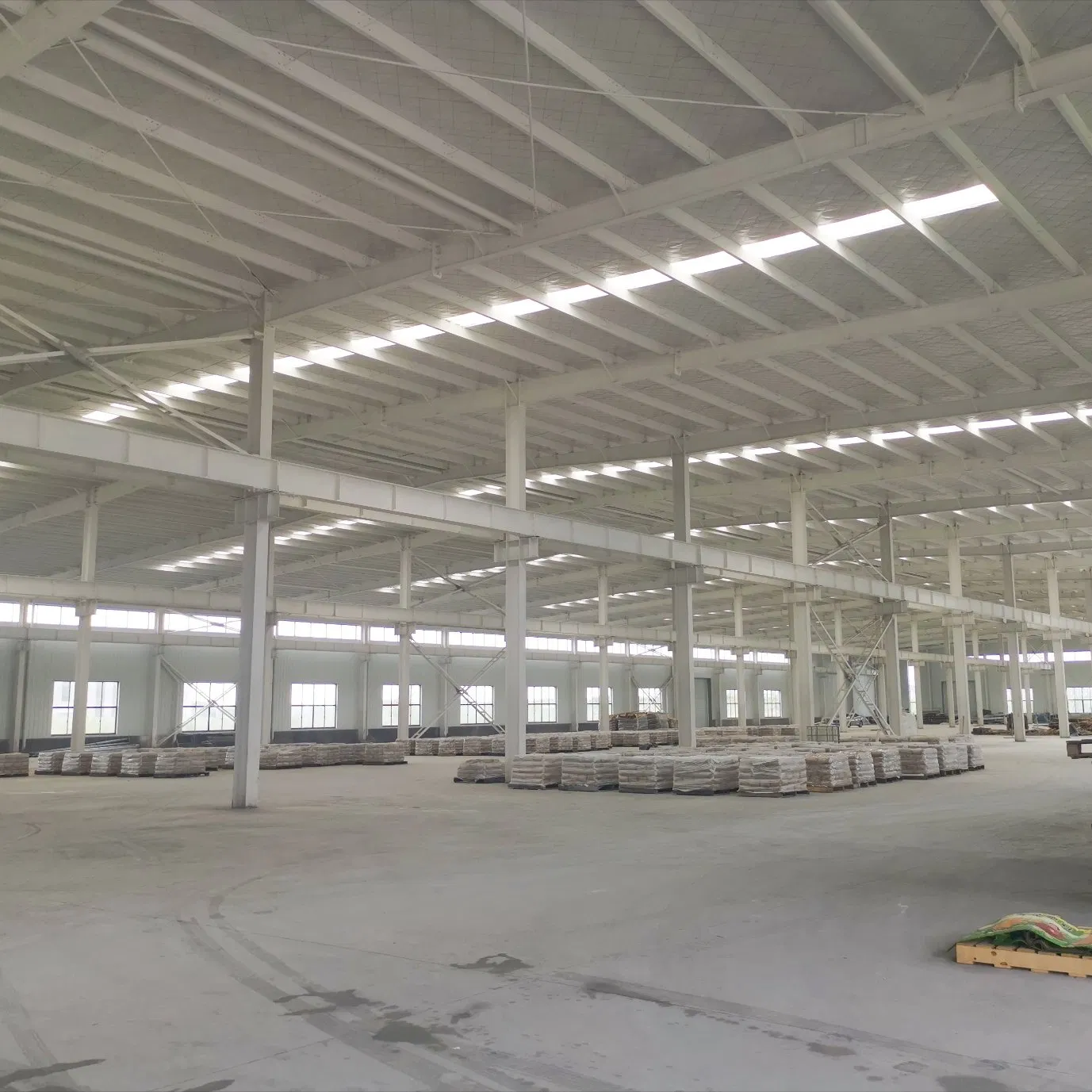 Prefab/Prefabricated Storage/Garage/Shed/Workshop/Warehouse Metal Frame Construction Steel Structure Building with Galvanized/Paint Insulation Roof