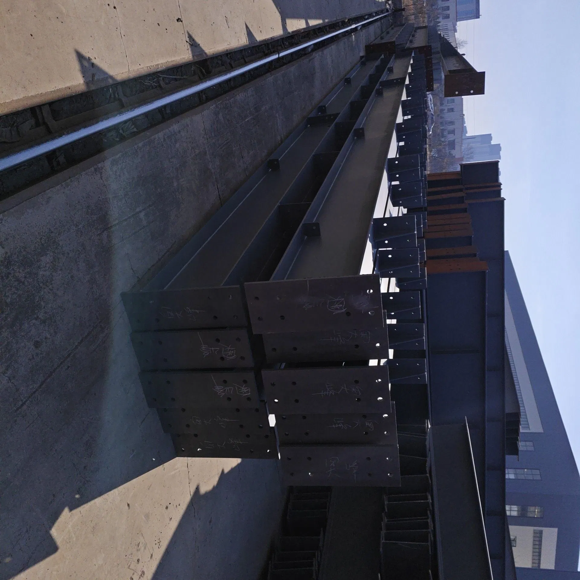 2025 Fast Assembly Prefabricated House Metal Structure Steel Frame Warehouse Workshop with Platform