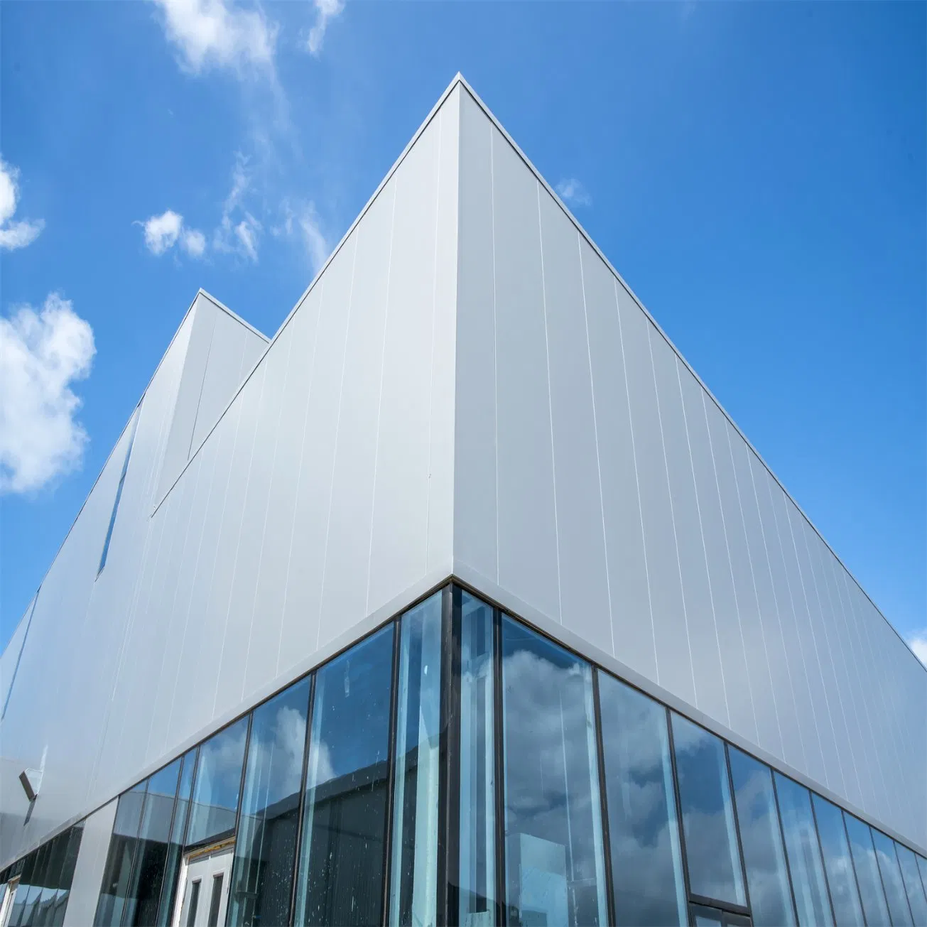 Customized Solutions to Meet Modern Demands Adaptive Steel Structure Manufacturing Plant