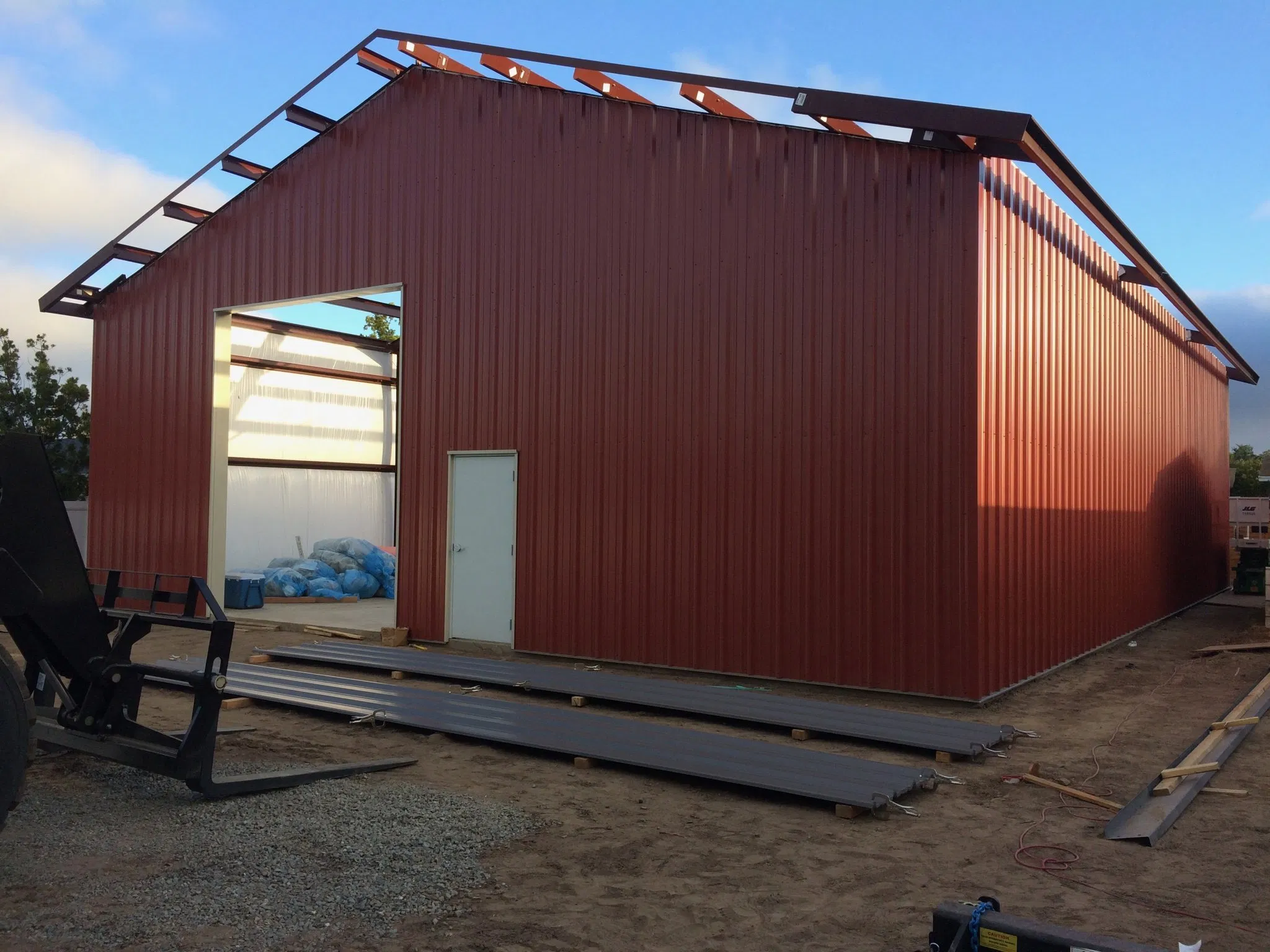 Peb Pre Engineered H Section Steel Structure Forming Metal Factory Rent Construction Building