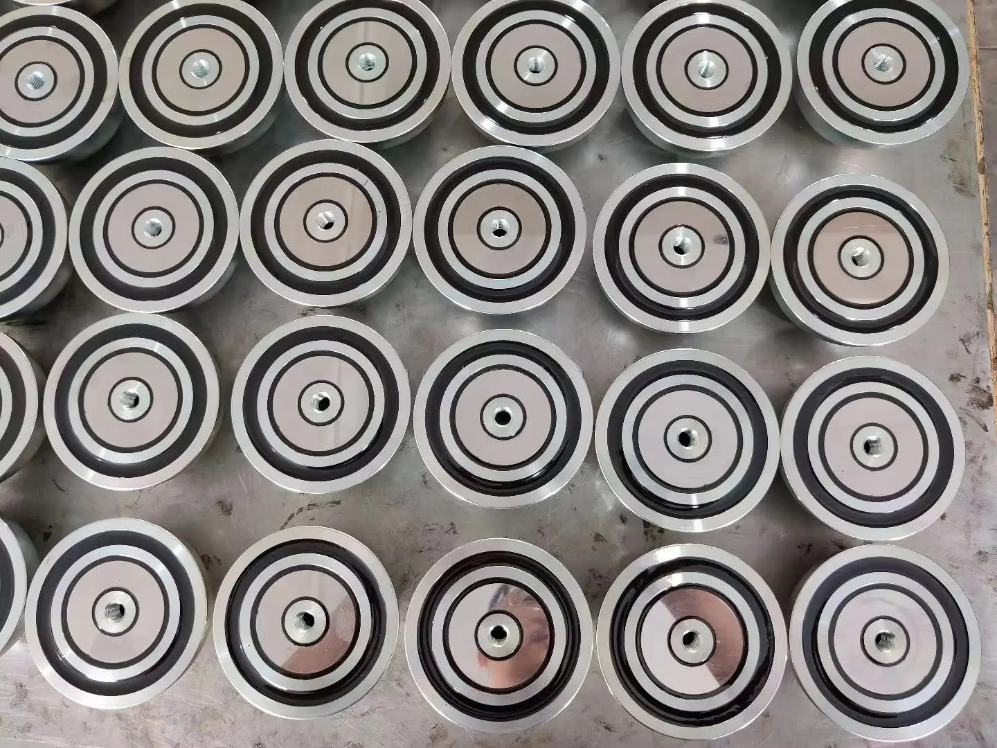 Magnetic Recess Former has high yield and good quality