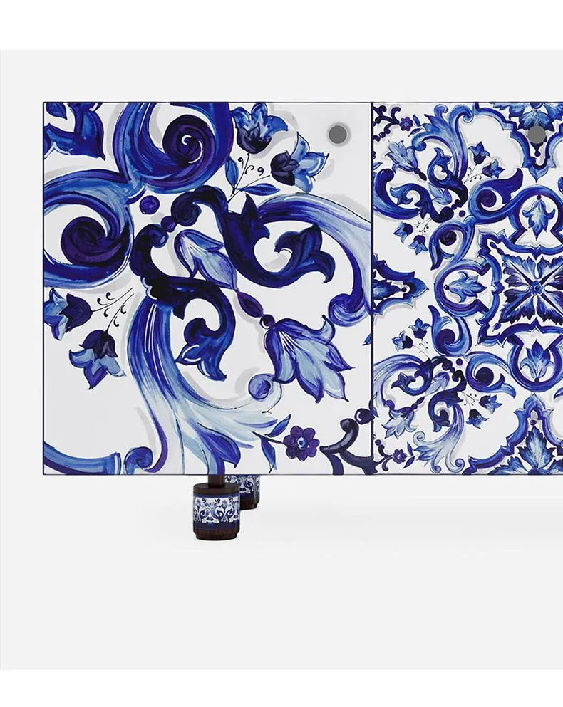 Atmospheric Dining Room Setting