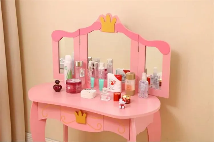 Makeup Dresser Process 2