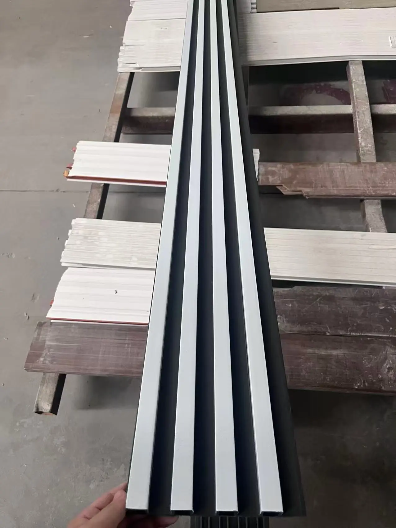 Wholesale New WPC Fluted Wall Panel - Black Dual-Color Design Manufacturer, Factories