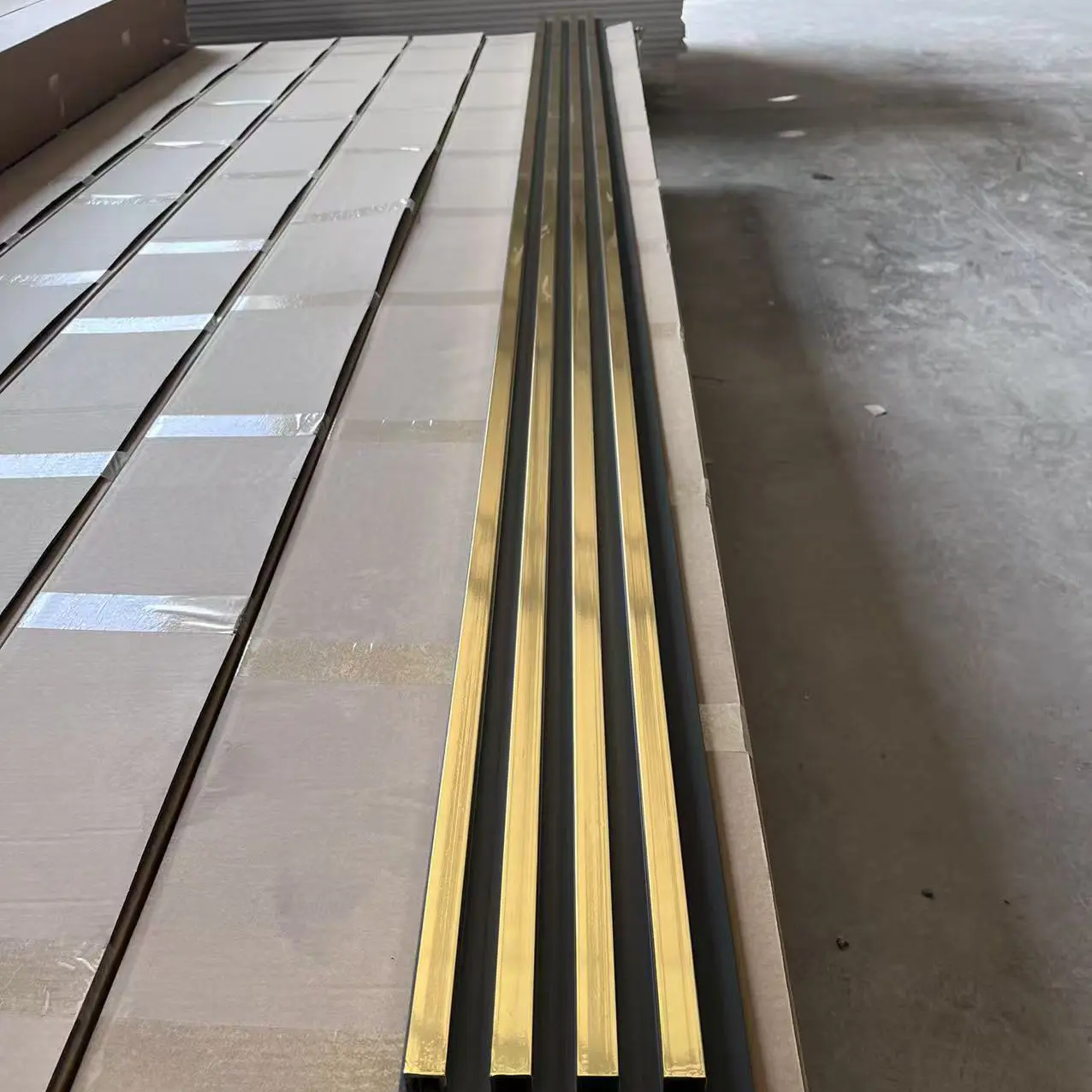 Wholesale New WPC Fluted Wall Panel - Black Dual-Color Design Manufacturer, Factories