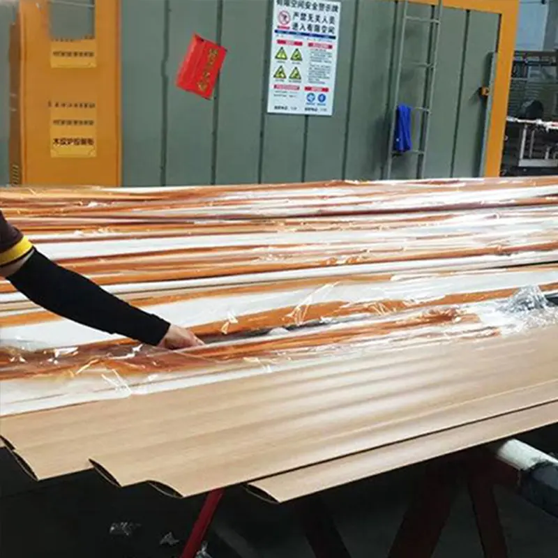 Wholesale Customized outdoor aesthetics: aluminum extrusion wood grain outdoor louver aluminum profiles, suitable for various outdoor styles Suppliers, Exporter