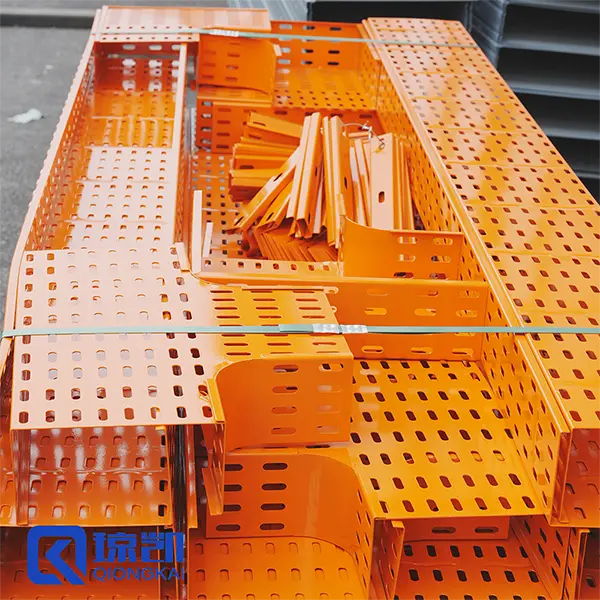 Wholesale Reinforced Medium duty Pre-galvanized Hot-dip-galvanized Powder Coated Perforated Cable Tray 200*100 - Orange Manufacturers, Factories