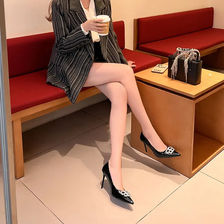 Pumps View 9