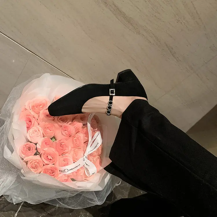 Vintage Suede Pump Detail 12