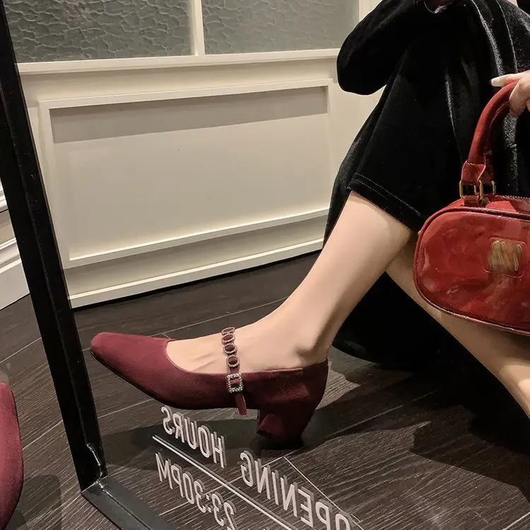 Vintage Suede Pump Detail 14