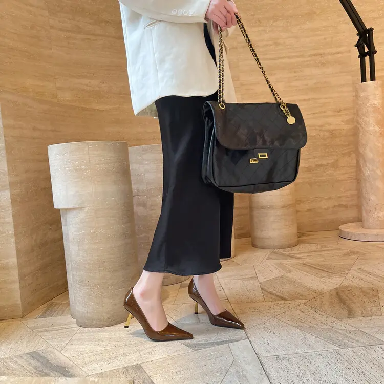 Pumps View 15