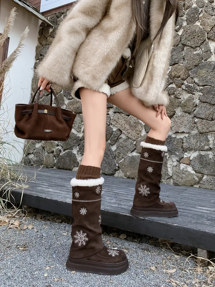 Boot Detail 15