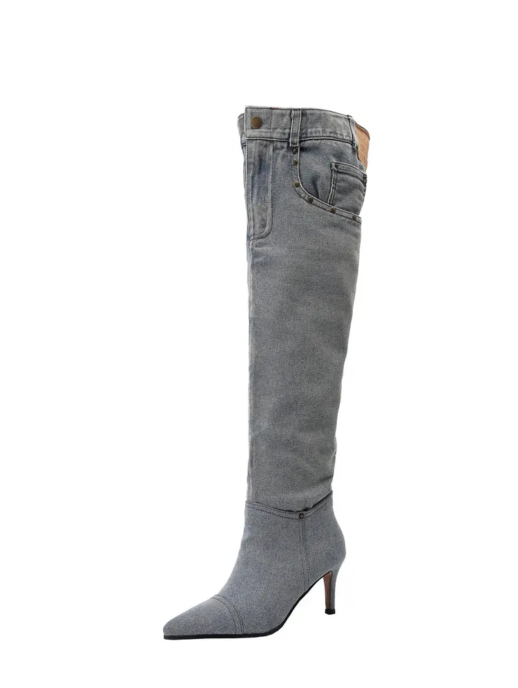 boot display 11