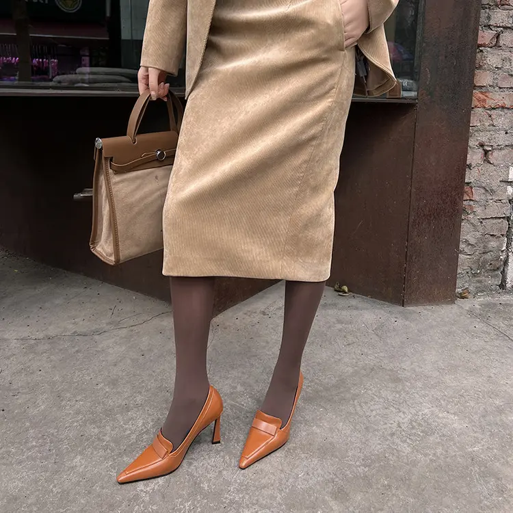 Pumps 25
